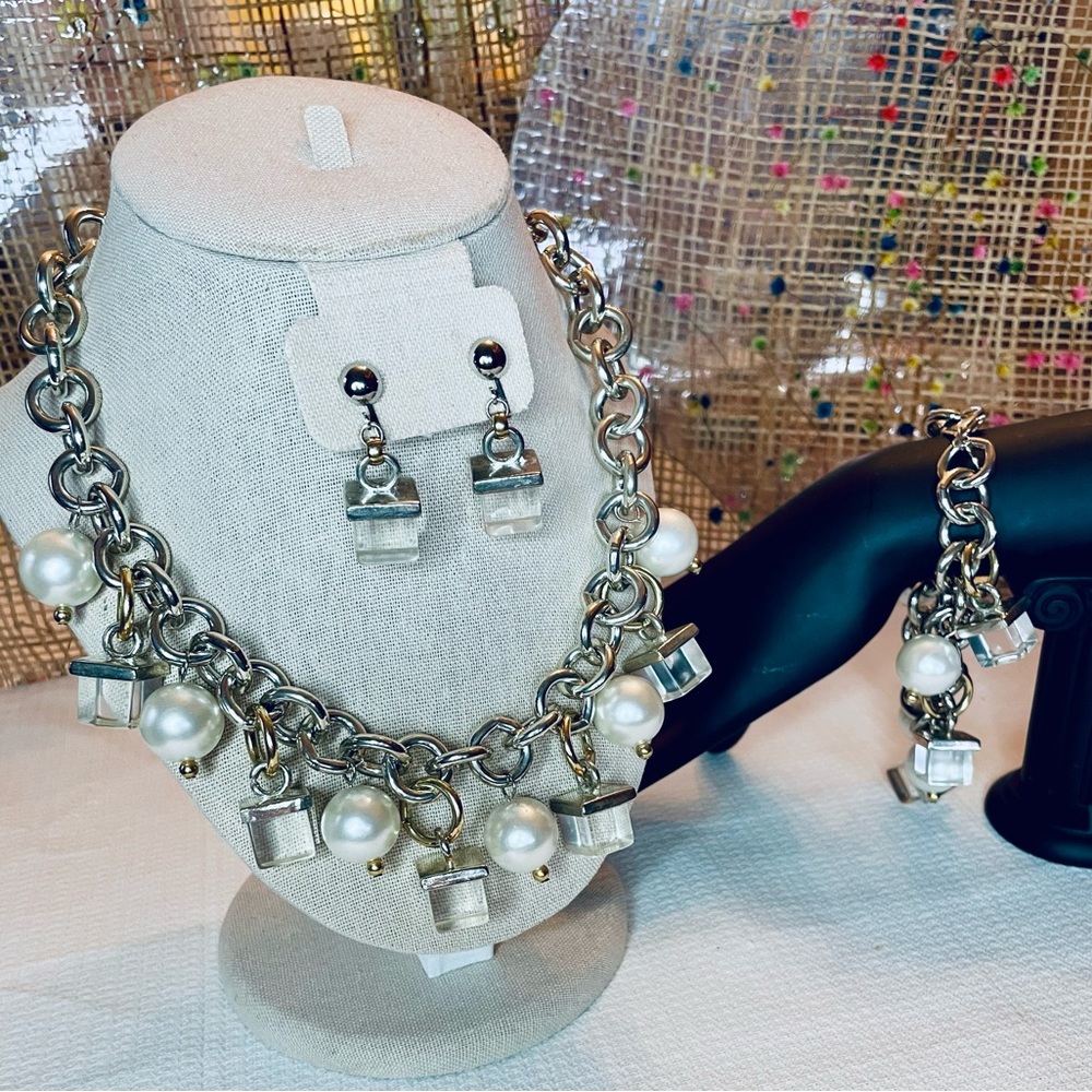 Vintage hard to find Robert Rose Parure of faux pearls and lucite blocks.